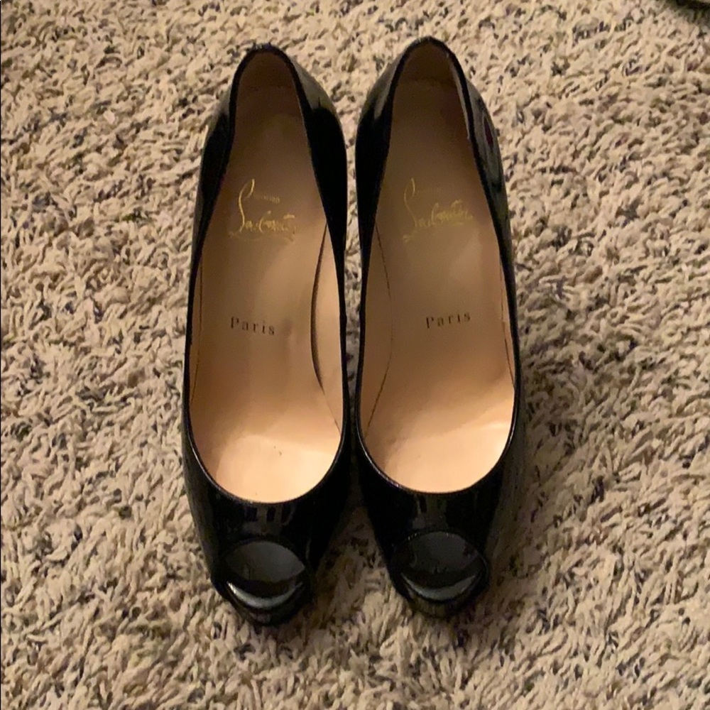 Black classic louboutins size 37